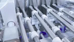 Сервоприводная машина для упаковки в готовые пауч-пакеты с четырьмя дозирующими головками