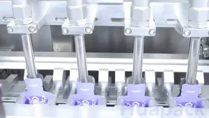 Сервоприводная машина для упаковки в пакеты дой-пак из рулонной плёнки с четырьмя дозирующими головками