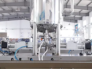 Захваты пакетов, панель управления HMI, резервуар для жидких продуктов, конвейерная система