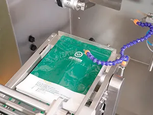 Машина для фасовки в готовые пауч-пакеты с 1 дозирующей головкой