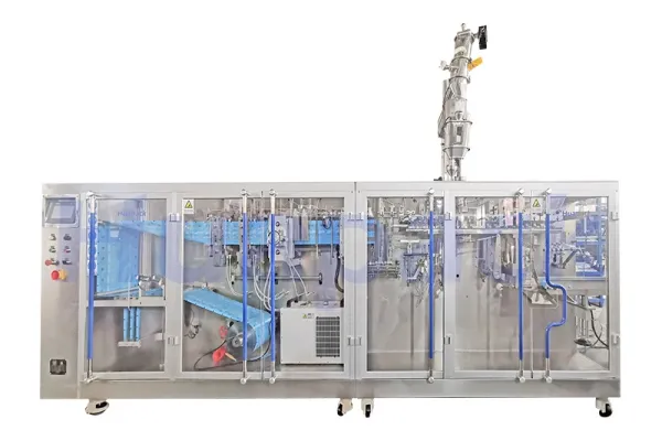 Горизонтальная фасовочно-упаковочная машина для плоских пауч-пакетов с двумя дозирующими головками