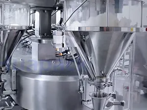 Сервоприводная машина для упаковки в пауч-пакеты с зип-замком из рулонной плёнки с двумя наполнительными головками