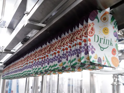 Машина для розлива и укупорки в пауч-пакеты со штуцером ZGY-6000