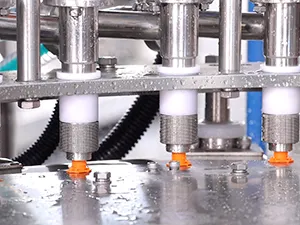 Машины для розлива и укупорки в пауч-пакеты со штуцером
