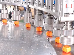 Машины для розлива и укупорки в пауч-пакеты со штуцером